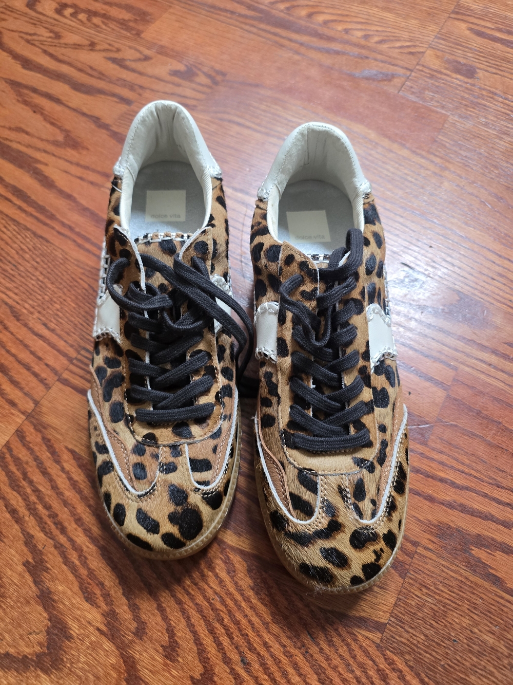 Dolce Vita Notice Stitch Leopard Calf Hair Sneakers Women's Size 10 Gum Sole - Picture 5 of 9